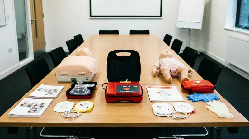 AED Defibrillator Trainer Course UK - accredited defib trainer qualification with SafeCert